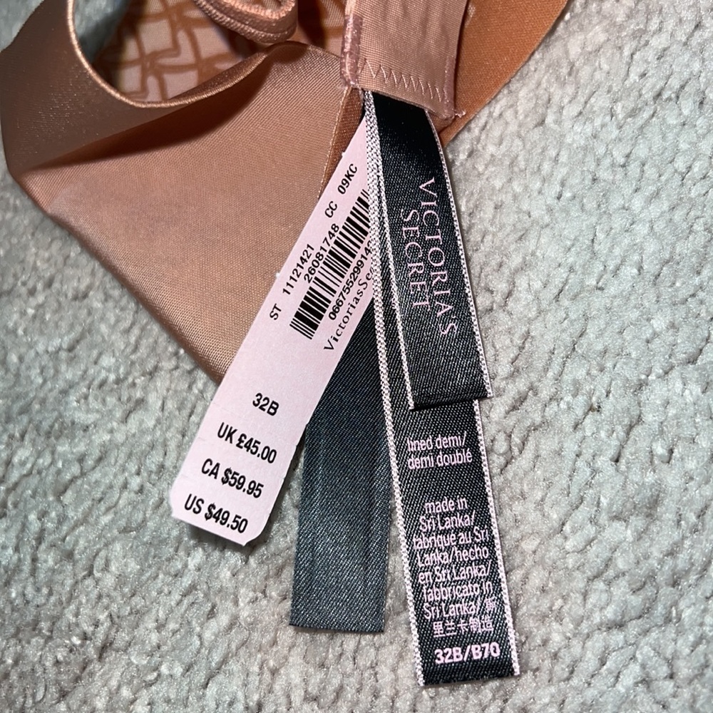NWT✨Victoria’s Secret Illusion Demi Bra - Picture 5 of 8